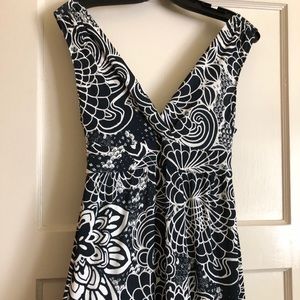 Banana Republic Blue and White Maxi XS